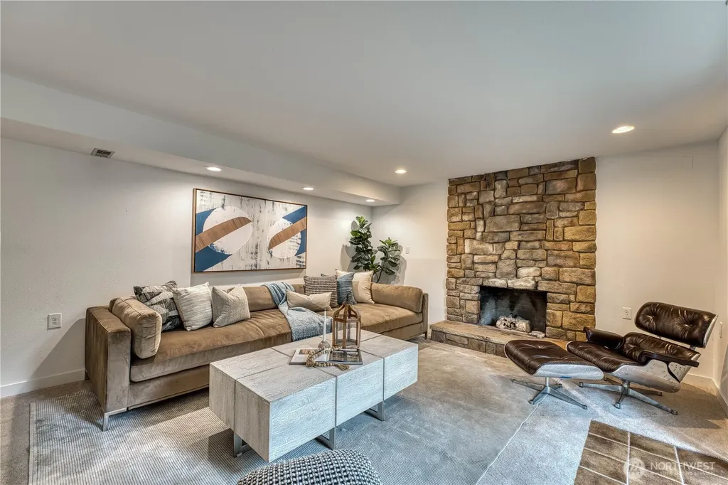 21225 NE 12th Street Sammamish WA 98074