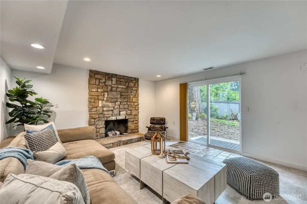 21225 NE 12th Street Sammamish WA 98074