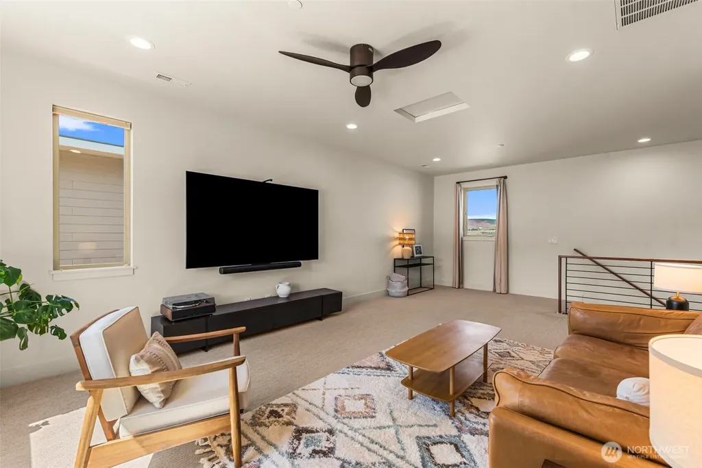 9779 Ridgeview Drive NW Quincy WA 98848