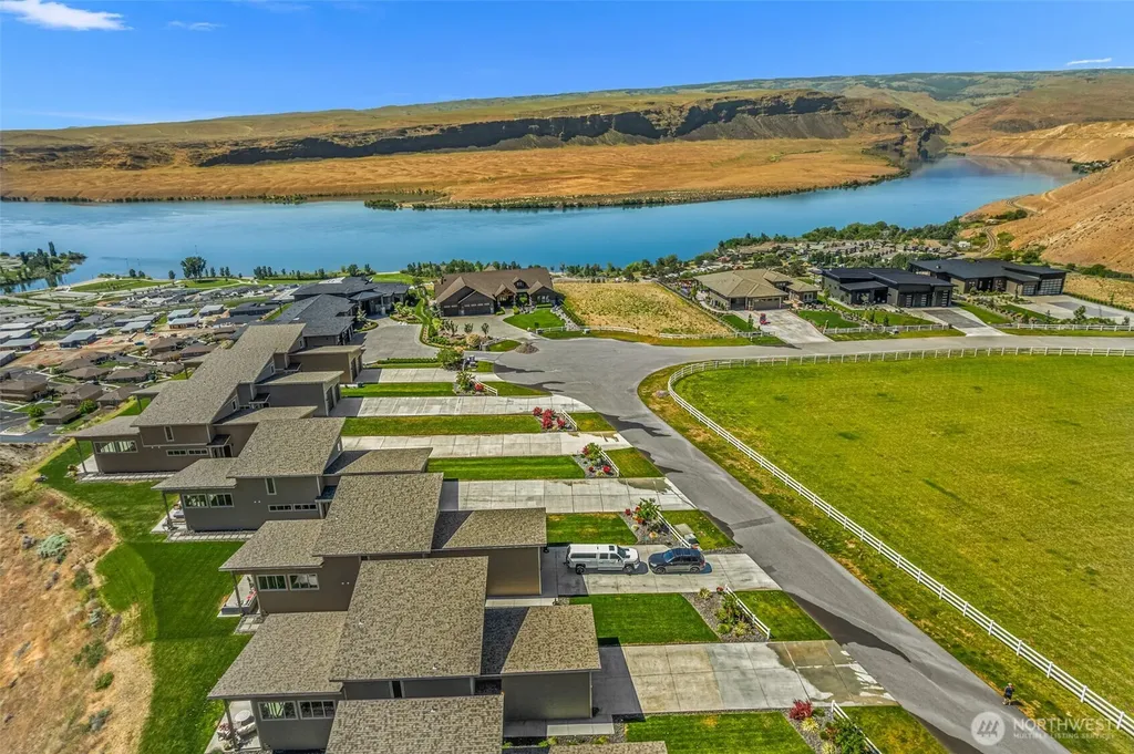 9779 Ridgeview Drive NW Quincy WA 98848