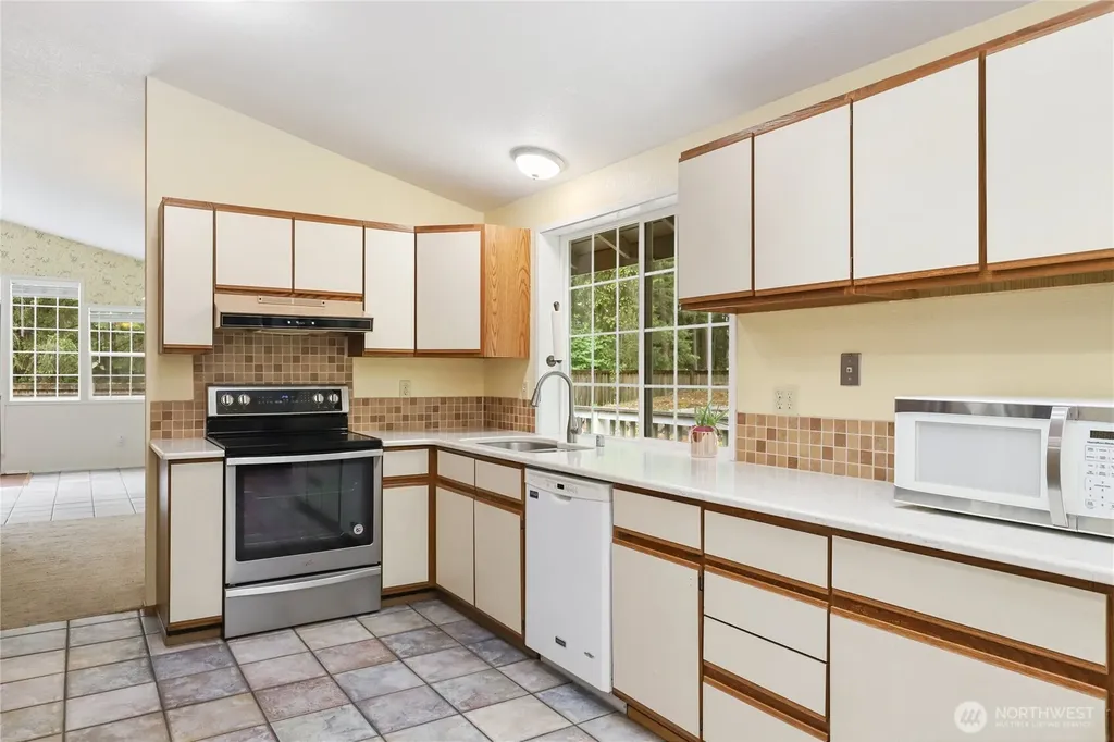 9306 Northwood Drive SE Olympia WA 98513