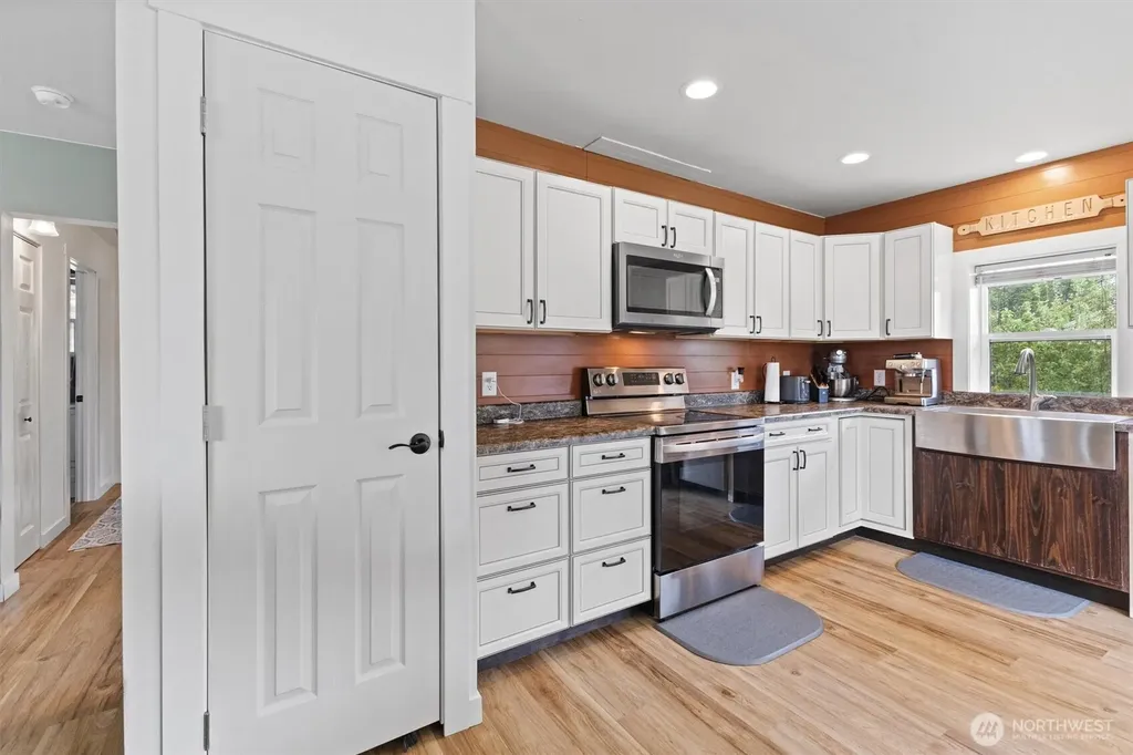 9007 Van Buren Road Everson WA 98247