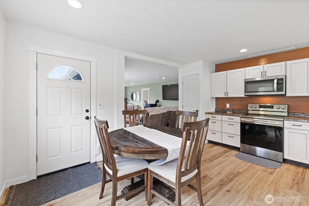 9007 Van Buren Road Everson WA 98247
