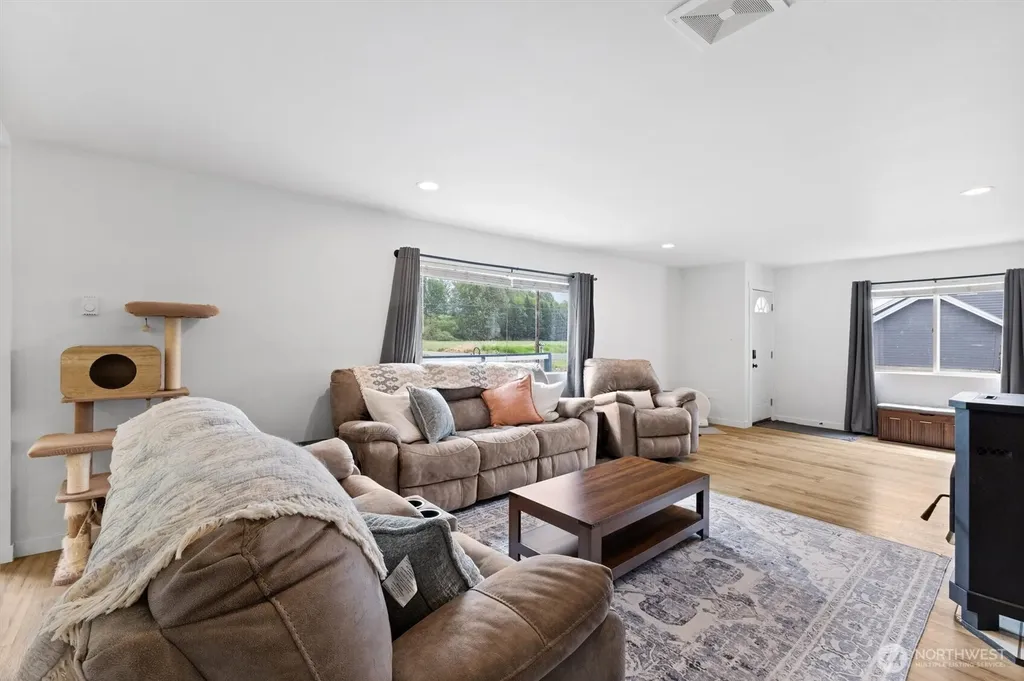 9007 Van Buren Road Everson WA 98247