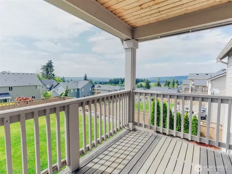1424 40th Street SE Puyallup WA 98372