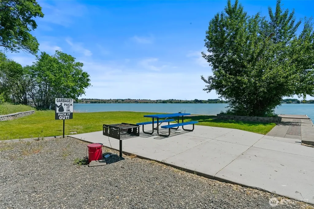 6078 Murray Way NE Moses Lake WA 98837