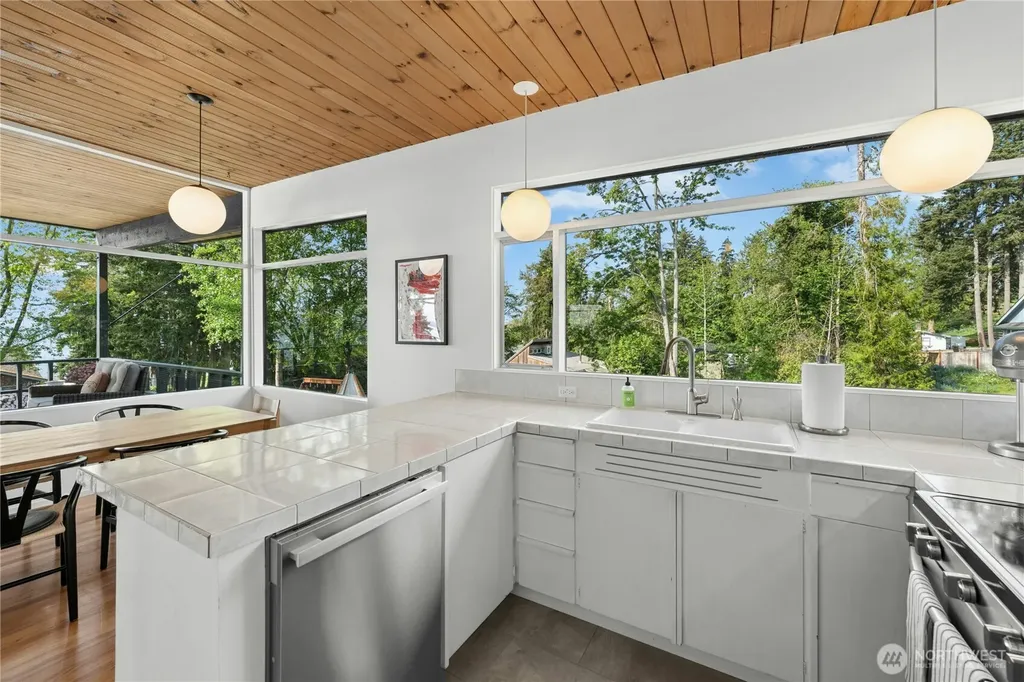 1814 Starling Street Steilacoom WA 98388