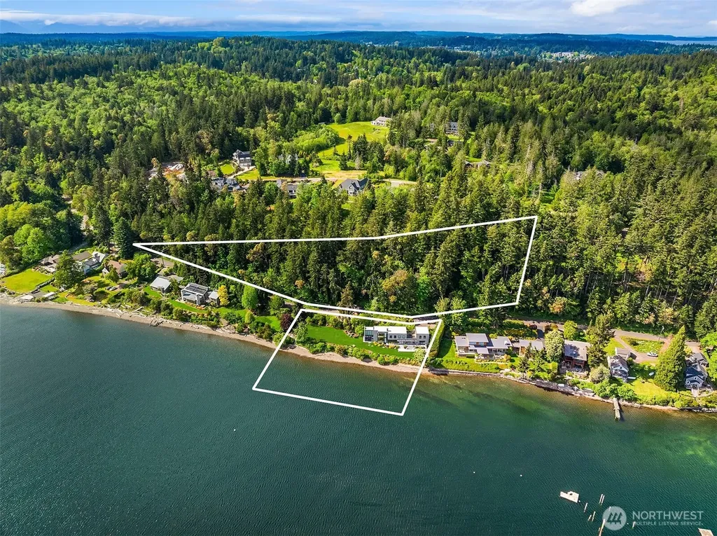 10555 NE Seaborn Road Bainbridge Island WA 98110