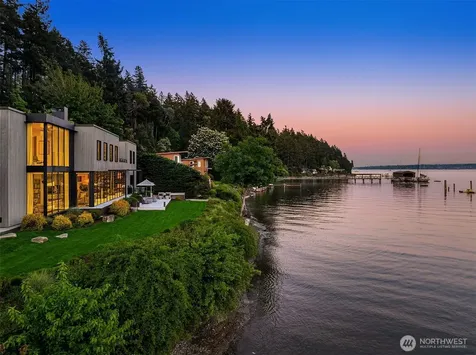 10555 NE Seaborn Road Bainbridge Island WA 98110