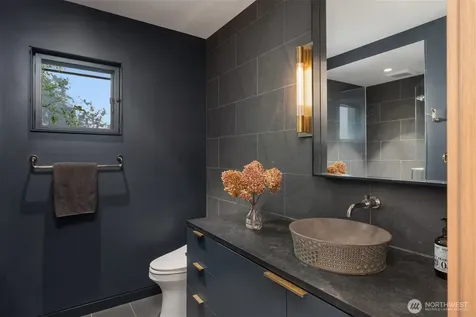 10555 NE Seaborn Road Bainbridge Island WA 98110