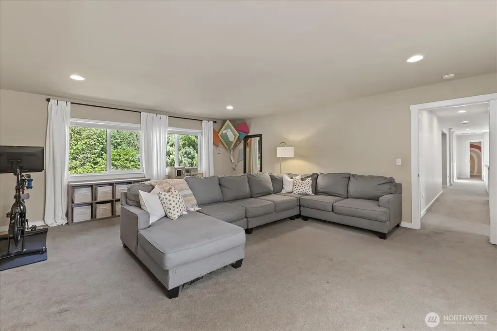 22033 99th Street SE Snohomish WA 98290