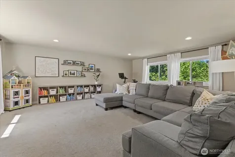 22033 99th Street SE Snohomish WA 98290