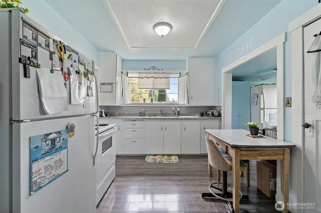 1519 Us Highway 12 Ethel WA 98542