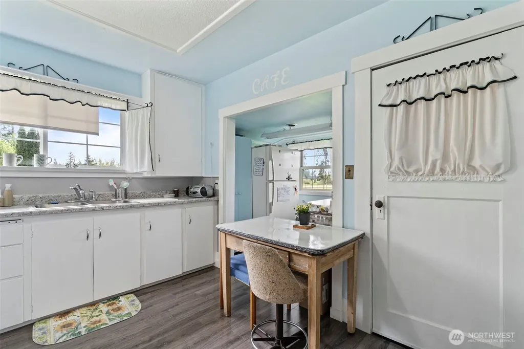 1519 Us Highway 12 Ethel WA 98542