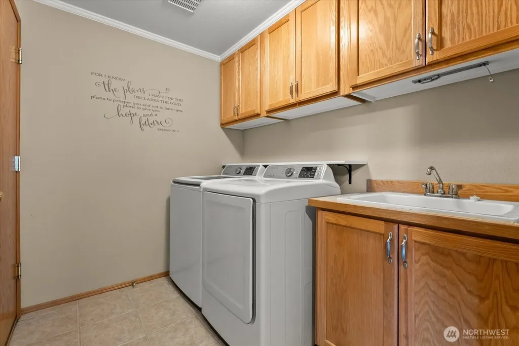 38208 34th Place S Auburn WA 98001