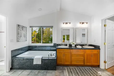 2708 NE 98th Street Seattle WA 98115