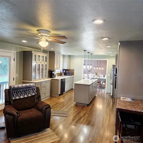 6919 90th Street E Puyallup WA 98371