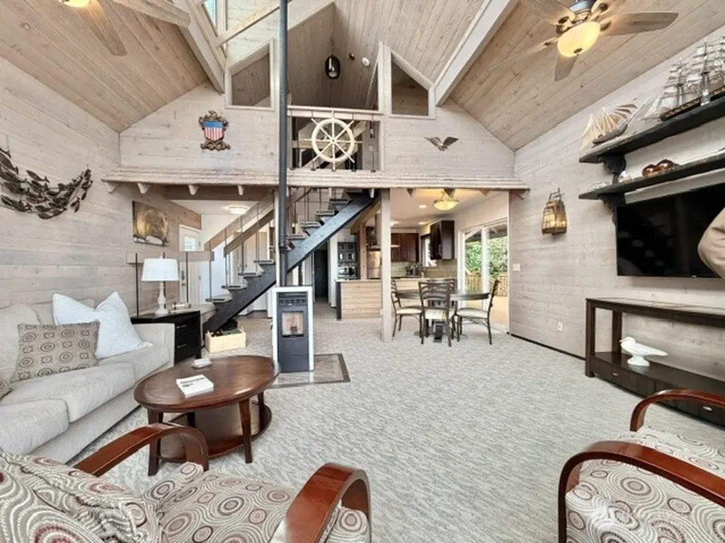 11901 Larson Road Anderson Island WA 98303