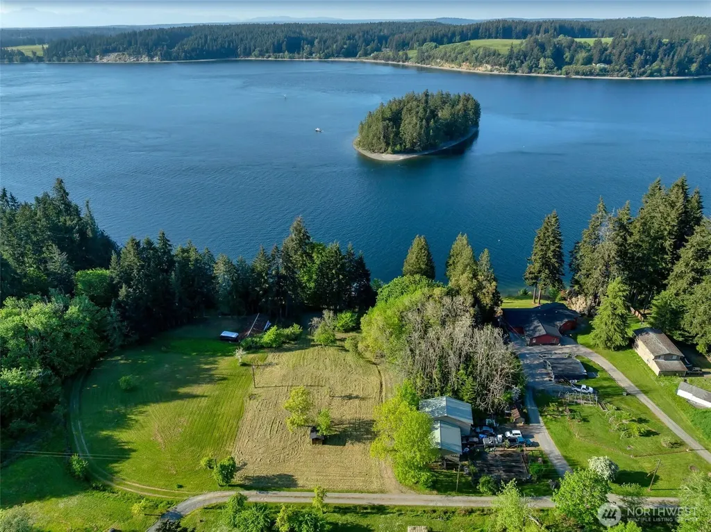 11901 Larson Road Anderson Island WA 98303