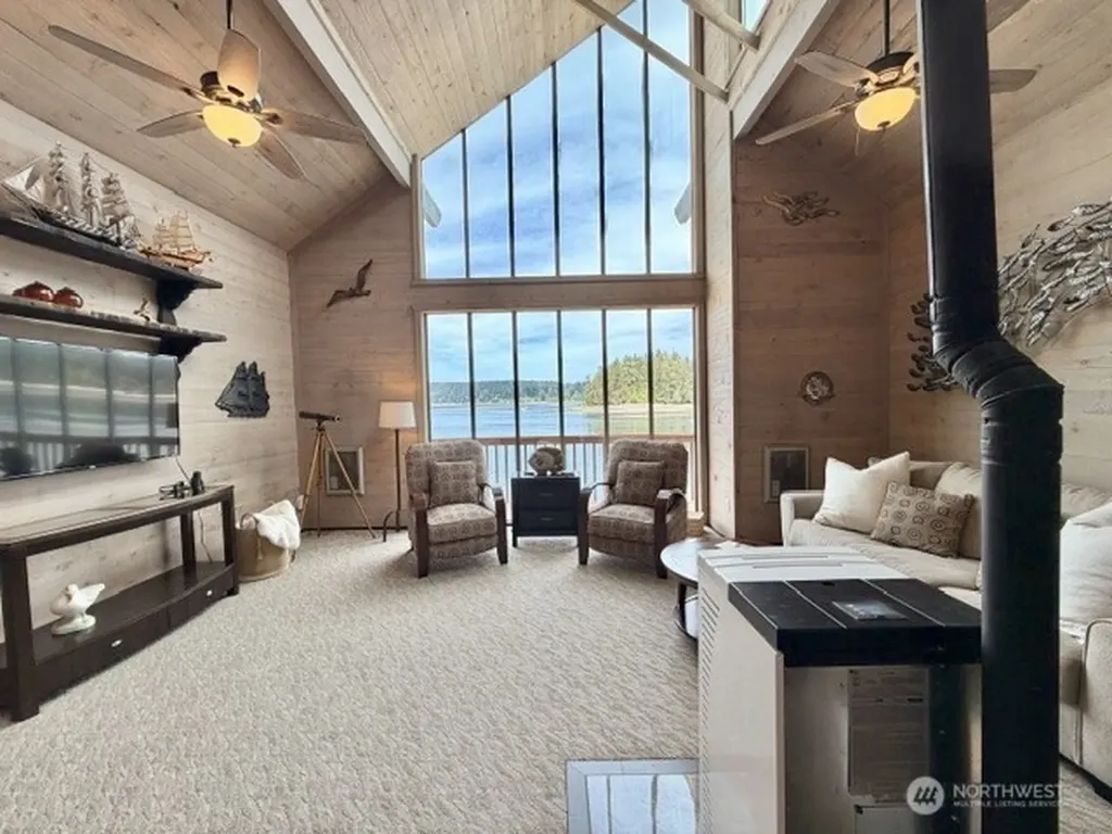 11901 Larson Road Anderson Island WA 98303