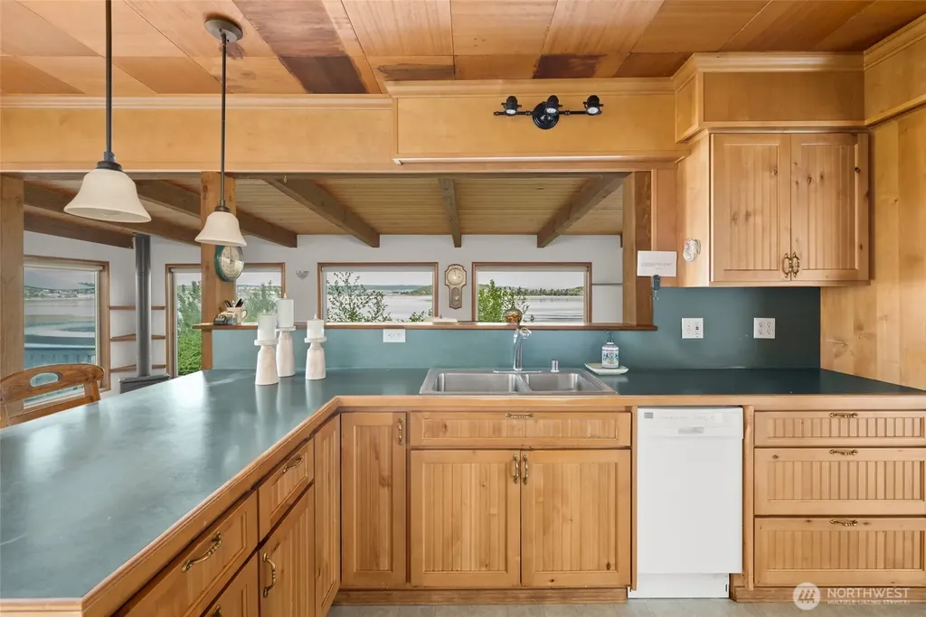 3224 SW Scenic Heights Street Oak Harbor WA 98277