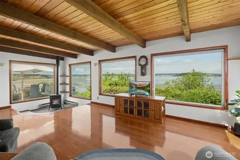 3224 SW Scenic Heights Street Oak Harbor WA 98277