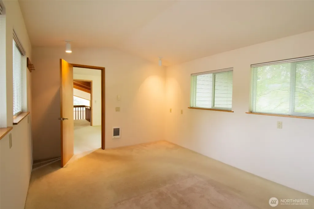 1526 36th Avenue NE Olympia WA 98506