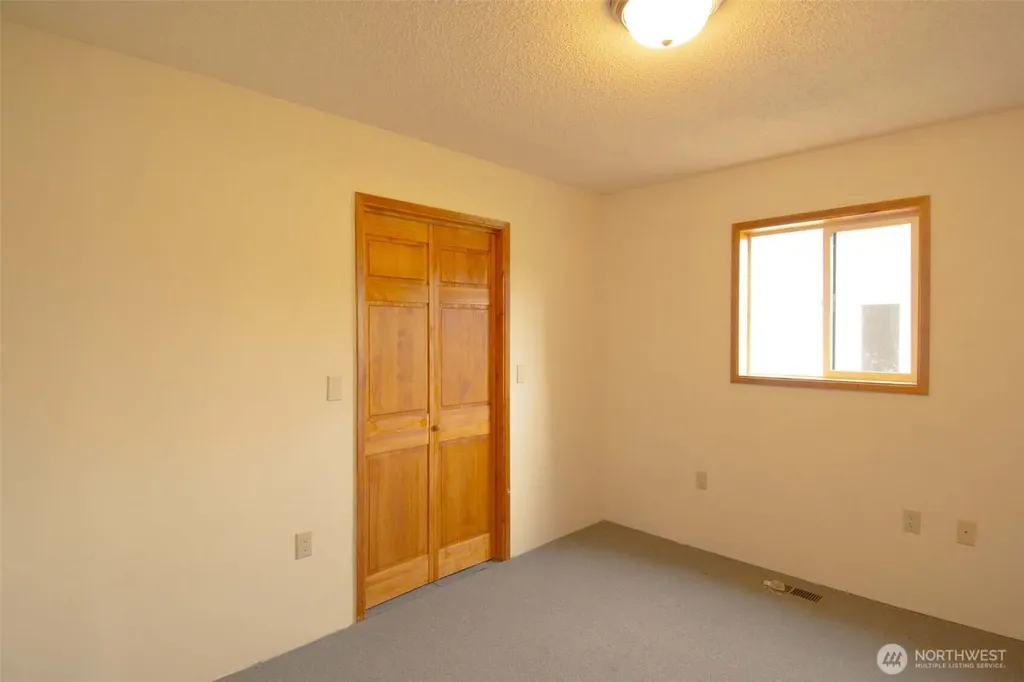 1526 36th Avenue NE Olympia WA 98506