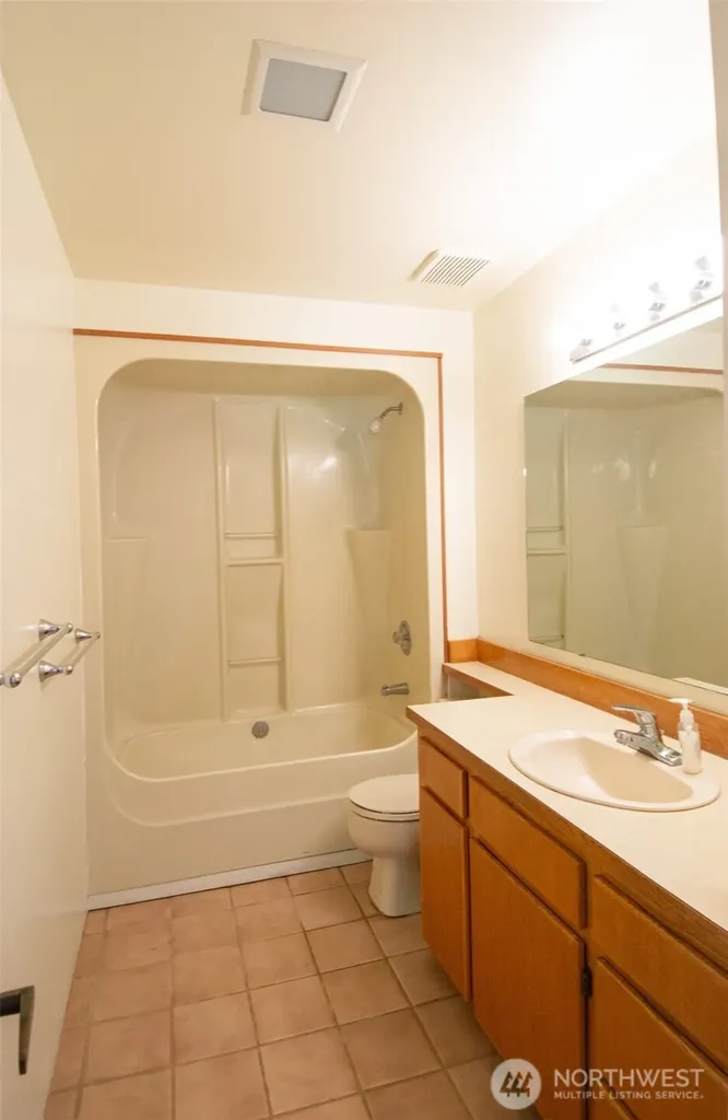 1526 36th Avenue NE Olympia WA 98506