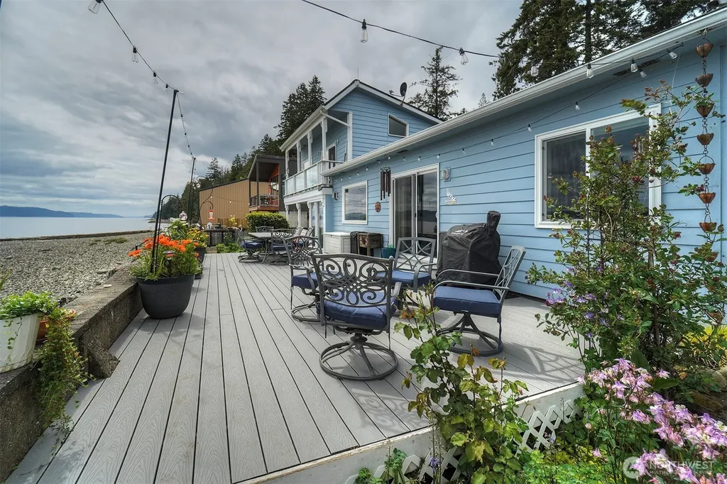 40590 N Us Highway 101 Lilliwaup WA 98555