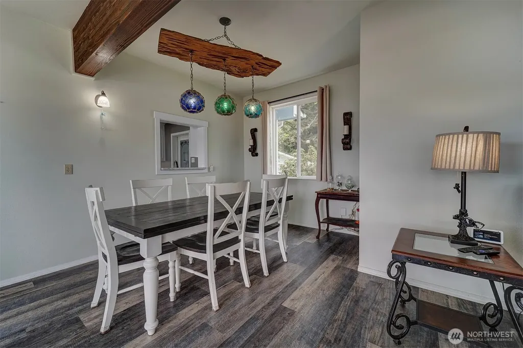 40590 N Us Highway 101 Lilliwaup WA 98555