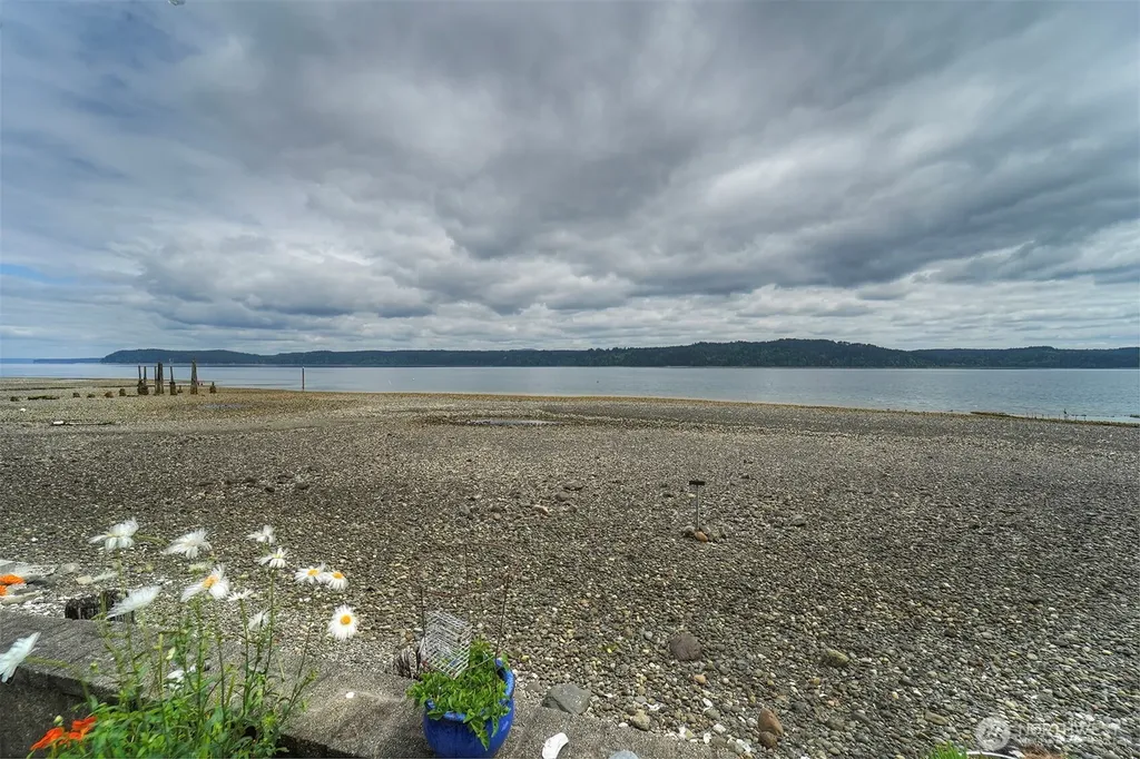 40590 N Us Highway 101 Lilliwaup WA 98555