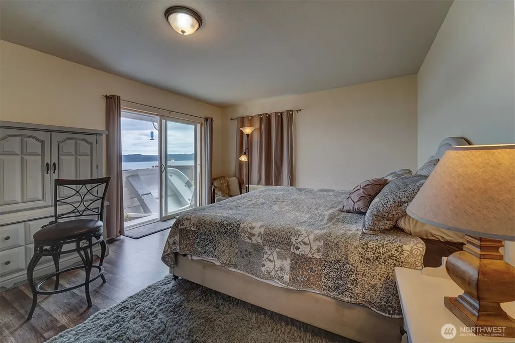 40590 N Us Highway 101 Lilliwaup WA 98555