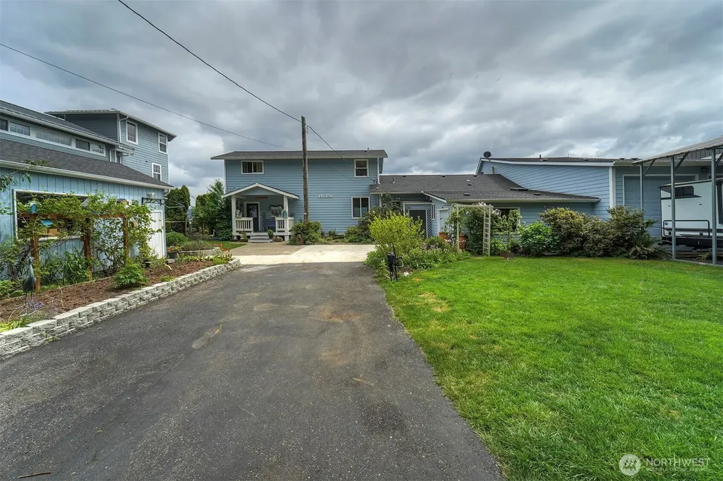 40590 N Us Highway 101 Lilliwaup WA 98555