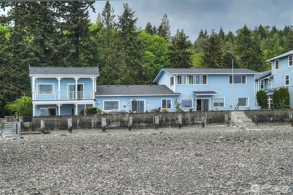 40590 N Us Highway 101 Lilliwaup WA 98555