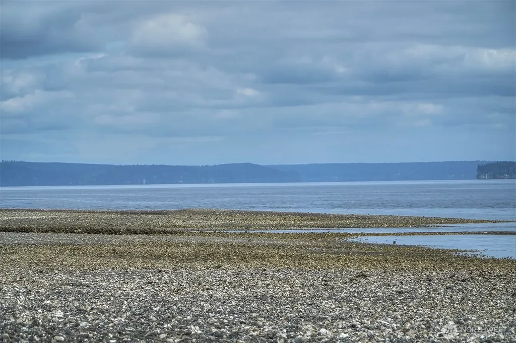 40590 N Us Highway 101 Lilliwaup WA 98555