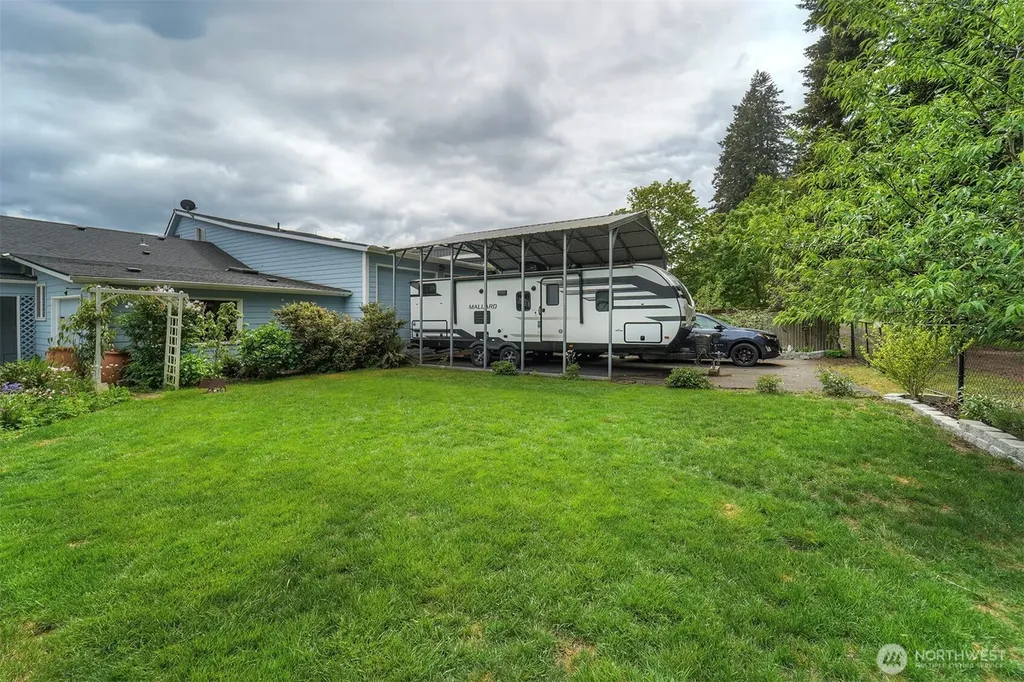 40590 N Us Highway 101 Lilliwaup WA 98555