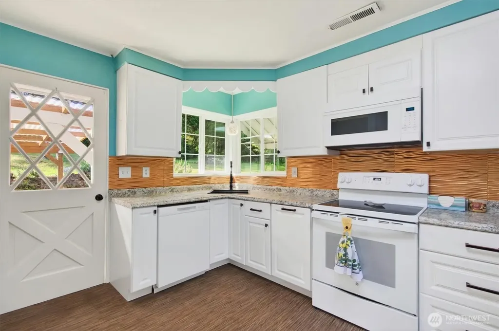 914 Coal Creek Road Longview WA 98632
