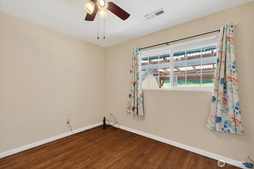 914 Coal Creek Road Longview WA 98632
