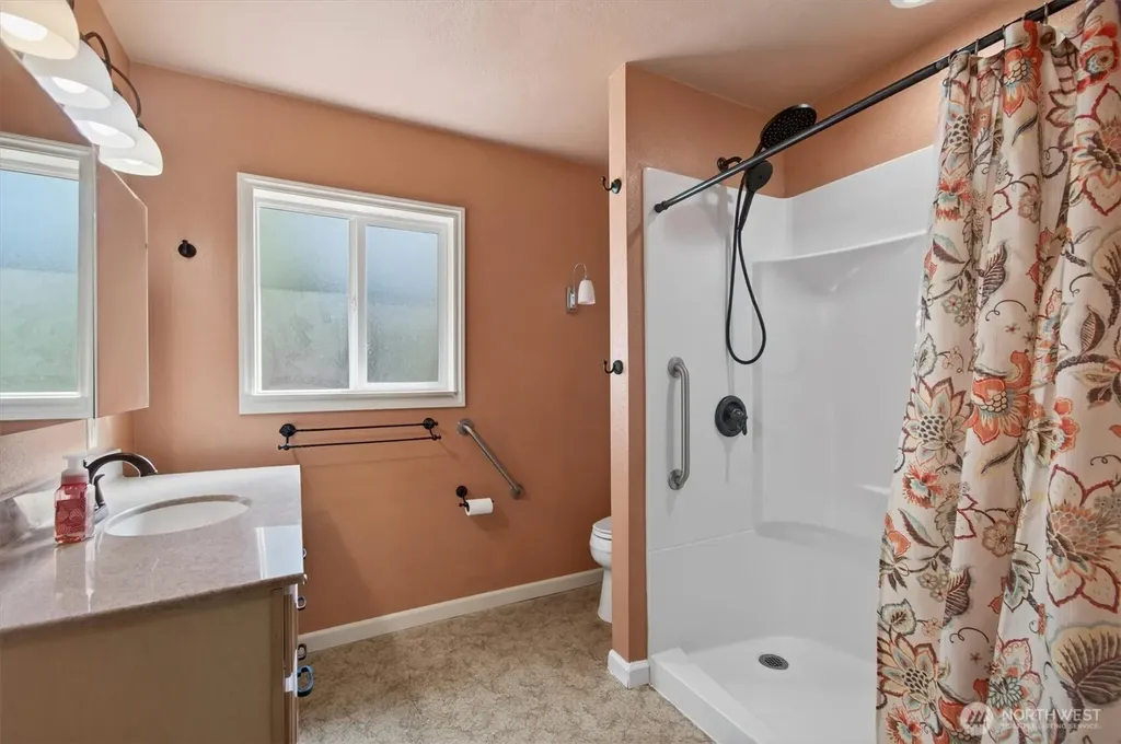 914 Coal Creek Road Longview WA 98632