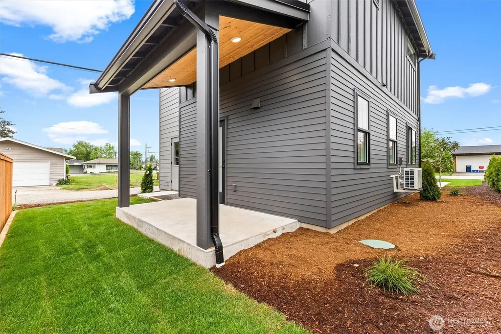 303 S 17th Street Lynden WA 98264