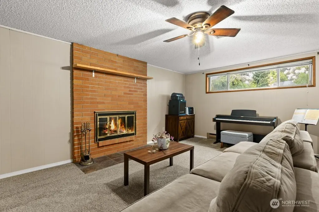 2207 N Whitman Tacoma WA 98406
