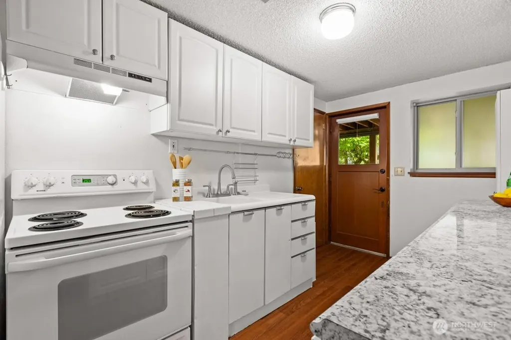 2207 N Whitman Tacoma WA 98406