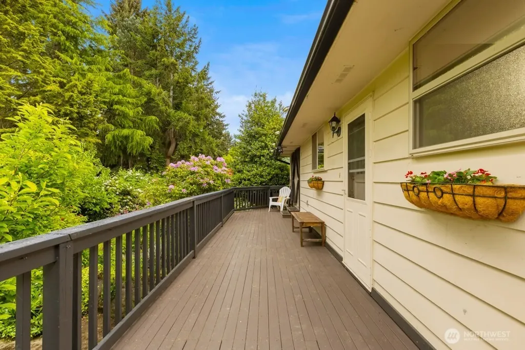 2207 N Whitman Tacoma WA 98406
