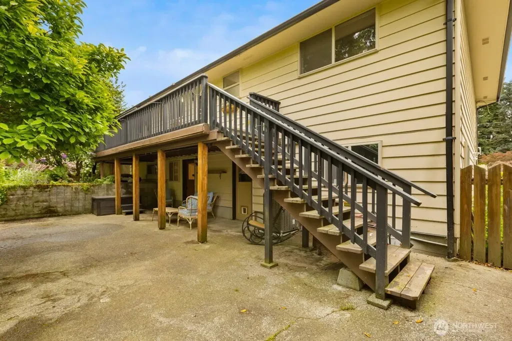 2207 N Whitman Tacoma WA 98406