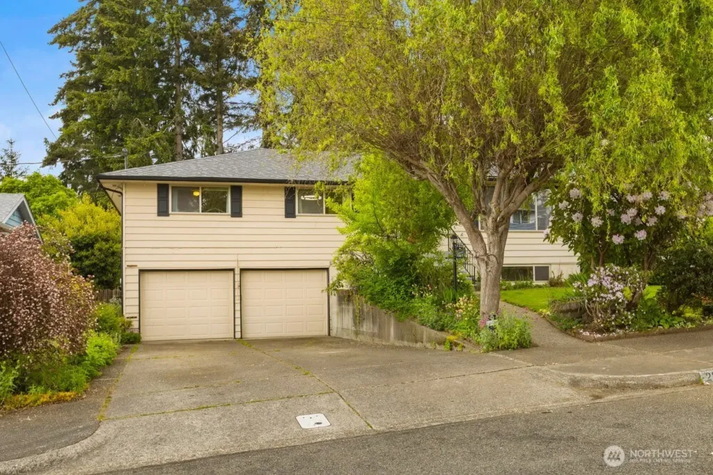2207 N Whitman Tacoma WA 98406