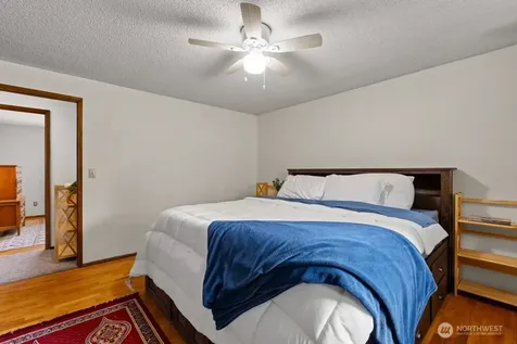 2207 N Whitman Tacoma WA 98406