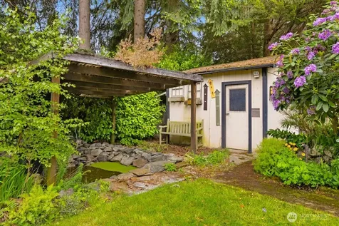 2207 N Whitman Tacoma WA 98406