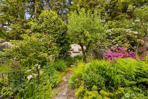 2207 N Whitman Tacoma WA 98406