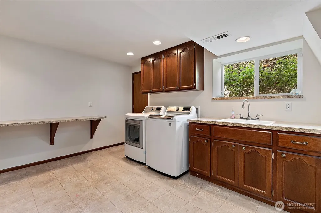 3601 70th Avenue W University Place WA 98466